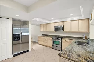 4665 S Landings Dr, Fort Myers, FL 33919 - Photo 4