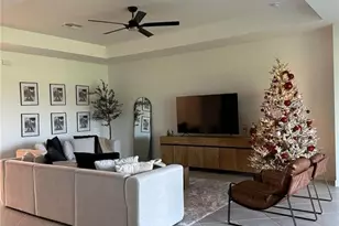 9291 Aqua Overlook Ct, Lehigh Acres, FL 33936 - Photo 6