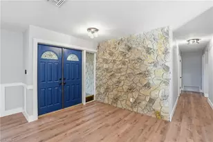 113 E Lake Dr, Lehigh Acres, FL 33936 - Photo 10