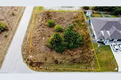 364 Poplar St, Lehigh Acres, FL 33974 - Photo 2