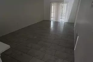 2700 Park Windsor Dr, Fort Myers, FL 33901 - Photo 4