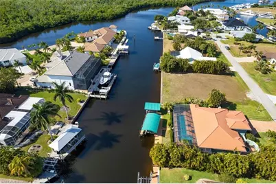 130 Montrose Dr, Fort Myers, FL 33919 - Photo 2