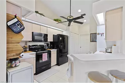 2114 SE 8th Pl, Cape Coral, FL 33990 - Photo 8