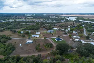 1053 Rightside Rd, Moore Haven, FL 33471 - Photo 1