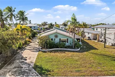 2753 N Ibis Ct, Saint James City, FL 33956 - Photo 4