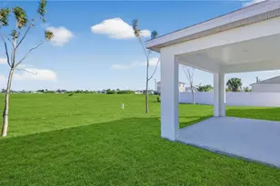 1027 NW 12th Ave, Cape Coral, FL 33993 - Photo 8