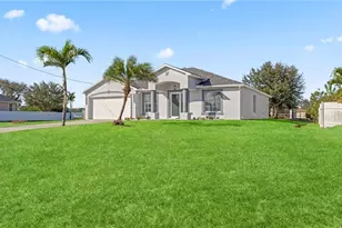 343 NE 25th Terrace, Cape Coral, FL 33909 - Photo 4