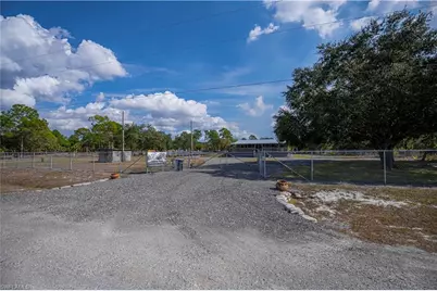 825 S Romero St, Clewiston, FL 33440 - Photo 2