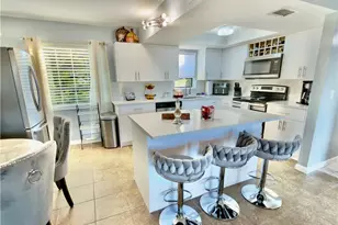 1104 SE 8th St, Cape Coral, FL 33990 - Photo 6