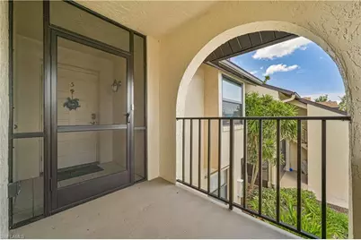 8475 Charter Club Cir #5, Fort Myers, FL 33919 - Photo 4