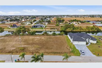 932 NW 9th Ave, Cape Coral, FL 33993 - Photo 8