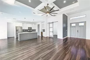 332 SW 26th St, Cape Coral, FL 33914 - Photo 4