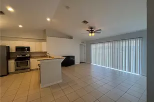 313 NE 30th St, Cape Coral, FL 33909 - Photo 4