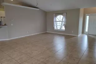 1034 SE 5th Pl, Cape Coral, FL 33990 - Photo 4