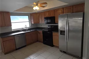 101 SE 23rd Pl, Cape Coral, FL 33990 - Photo 4