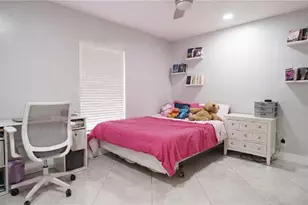 328 SW 19th Terrace, Cape Coral, FL 33991 - Photo 14