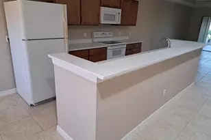 724 SW 35th St, Cape Coral, FL 33914 - Photo 2