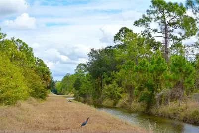 713 Colyer St E, Lehigh Acres, FL 33974 - Photo 12