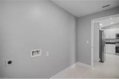 5033 N Peachtree Cir, Labelle, FL 33935 - Photo 6