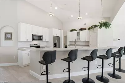 5267 Stratford Ct, Cape Coral, FL 33904 - Photo 4