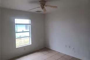 3020 SE Santa Barbara Pl, Cape Coral, FL 33904 - Photo 12