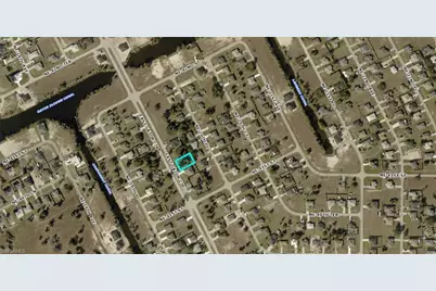 4113 E Gator Cir, Cape Coral, FL 33909 - Photo 2