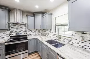 720 SW 8th Terrace, Cape Coral, FL 33991 - Photo 6