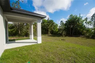 9041 Lamkin Cir, Labelle, FL 33935 - Photo 26