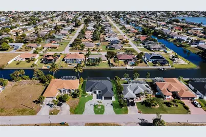 107 SE 16th Pl, Cape Coral, FL 33990 - Photo 42