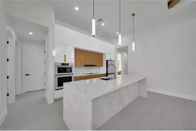 107 SE 16th Pl, Cape Coral, FL 33990 - Photo 8