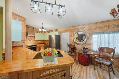 2213 NE 6th Pl, Cape Coral, FL 33909 - Photo 8