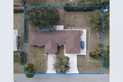 2102 NE 13th Pl, Cape Coral, FL 33909 - Photo 2