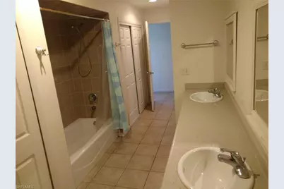 2102 NE 13th Pl, Cape Coral, FL 33909 - Photo 10