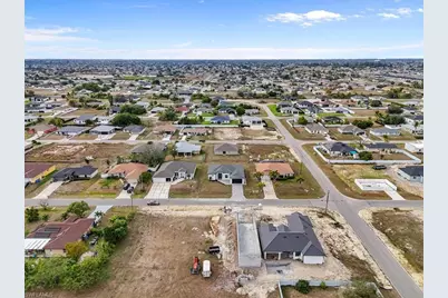 1310 NE 7th Pl, Cape Coral, FL 33909 - Photo 48