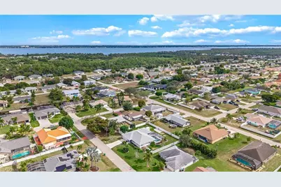 2218 SE 11th St, Cape Coral, FL 33990 - Photo 42