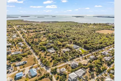 7250 Caloosa Dr, Bokeelia, FL 33922 - Photo 22