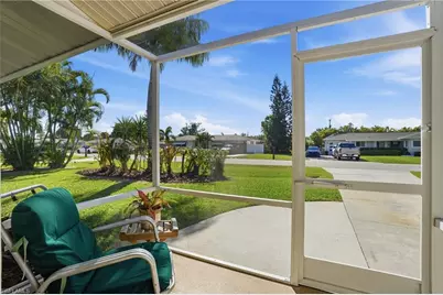 5225 Pocatella Ct, Cape Coral, FL 33904 - Photo 4