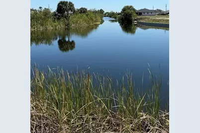 217 NW 19th Pl, Cape Coral, FL 33993 - Photo 4