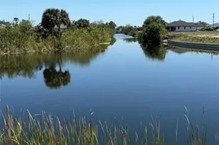 217 NW 19th Pl, Cape Coral, FL 33993 - Photo 4