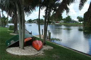 613 SE 21st St, Cape Coral, FL 33990 - Photo 6