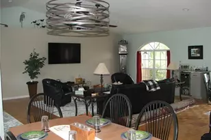 613 SE 21st St, Cape Coral, FL 33990 - Photo 2