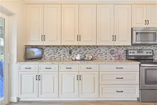 9201 Marigold Ct, Fort Myers, FL 33919 - Photo 16