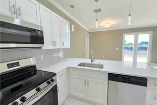 1219 Hibiscus Ave, Lehigh Acres, FL 33972 - Photo 10