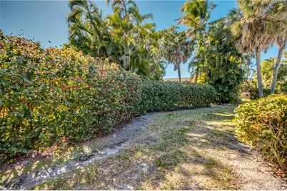 6425 Royal Woods Dr, Fort Myers, FL 33908 - Photo 16