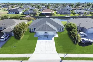 2032 NE 6th St, Cape Coral, FL 33909 - Photo 2