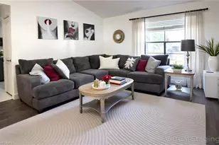 1423 NE 13th Ave, Cape Coral, FL 33909 - Photo 2