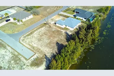 122 NE 9th St, Cape Coral, FL 33909 - Photo 6