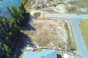 122 NE 9th St, Cape Coral, FL 33909 - Photo 4
