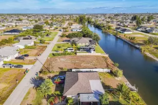 322 NE 20th St, Cape Coral, FL 33909 - Photo 10