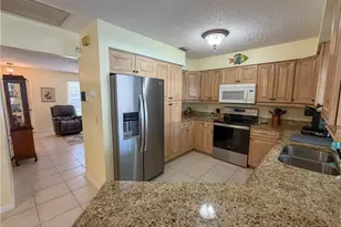 1115 SW 54th Ln, Cape Coral, FL 33914 - Photo 4